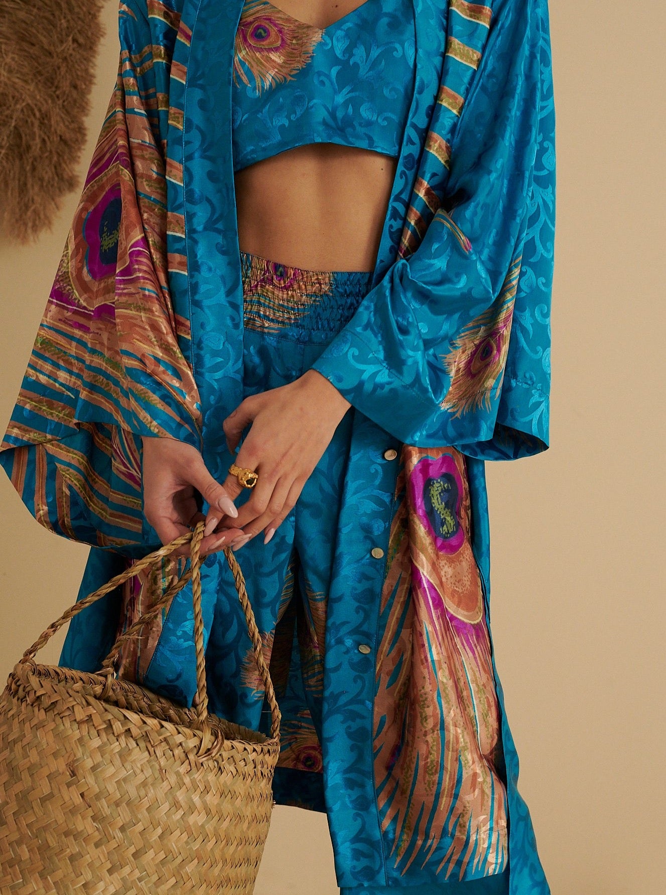 TURQUOISE ROYAL PEACOCK KIMONO – Gold Of Suns