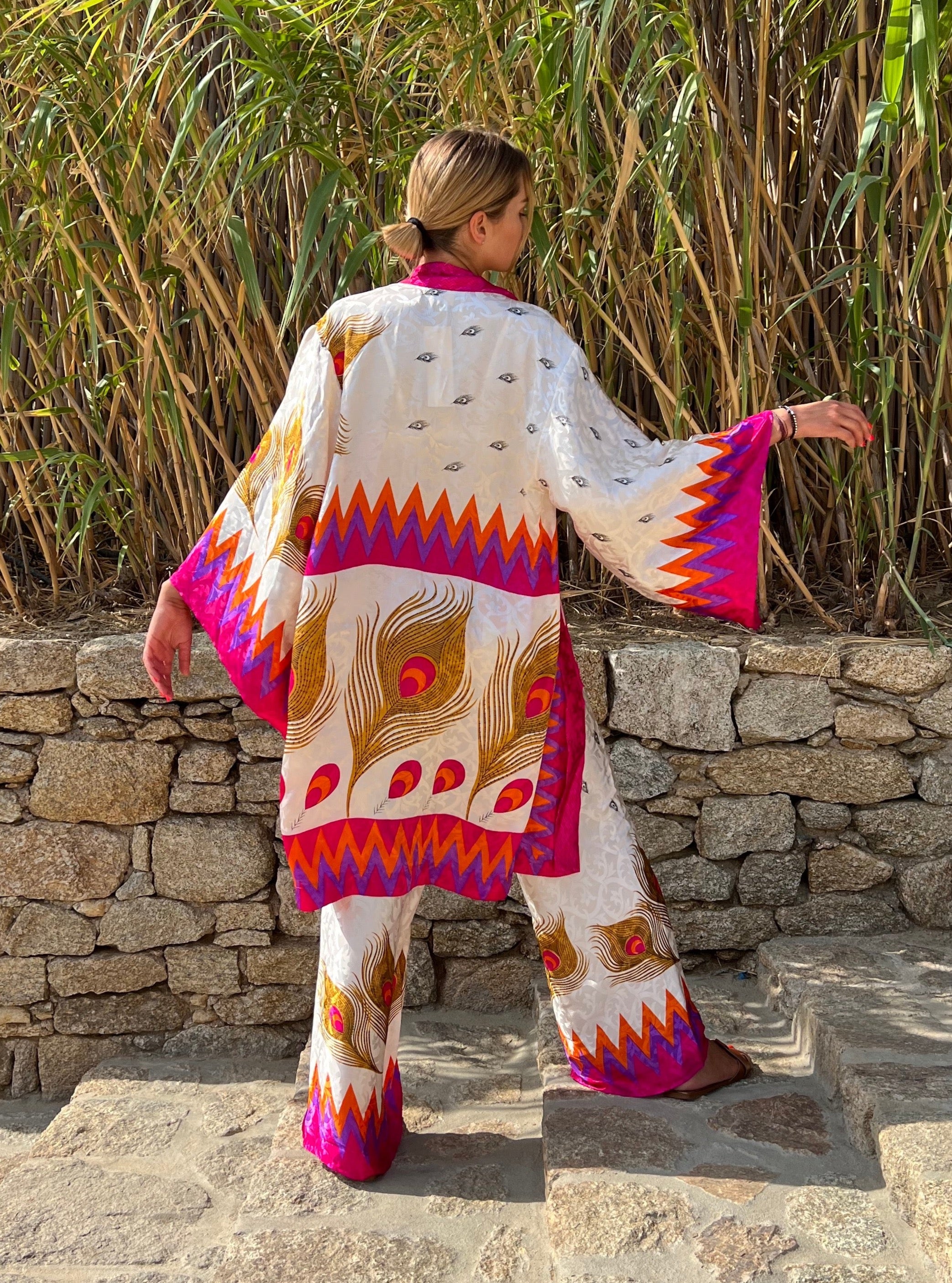 FLAMES KIMONO IN MAGENTA – Gold Of Suns