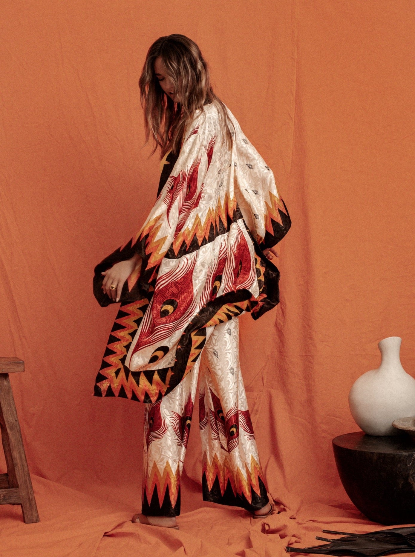 FLAMES KIMONO IN EARTH BROWN