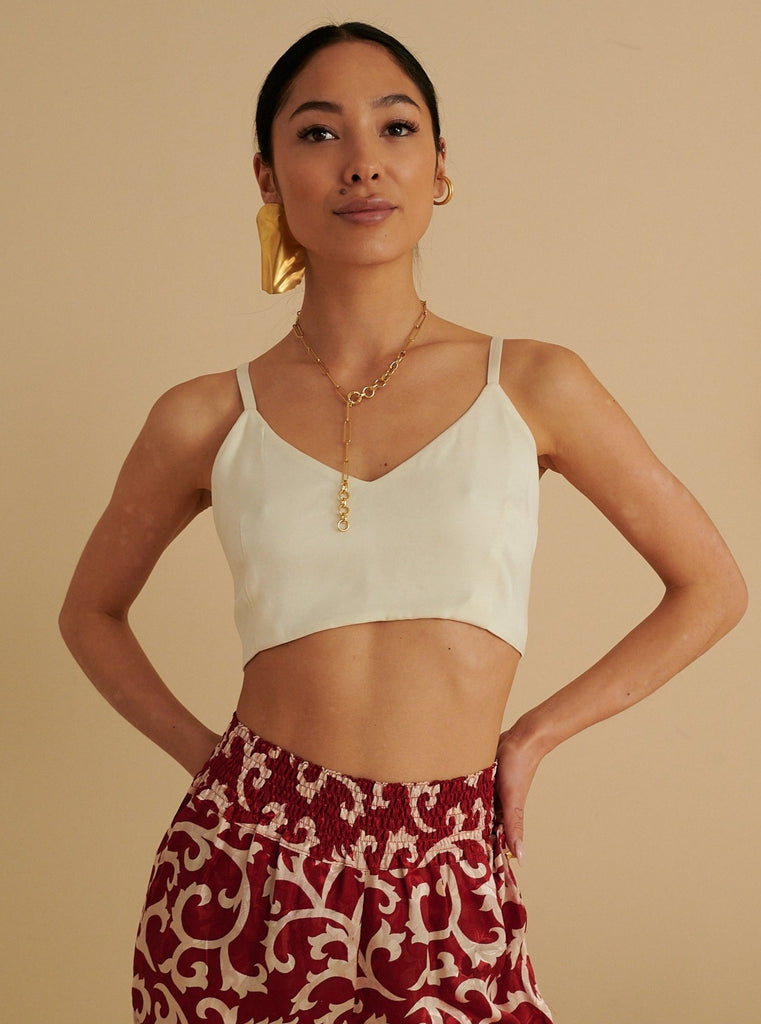 WHITE DOVE TAIL CROP TOP