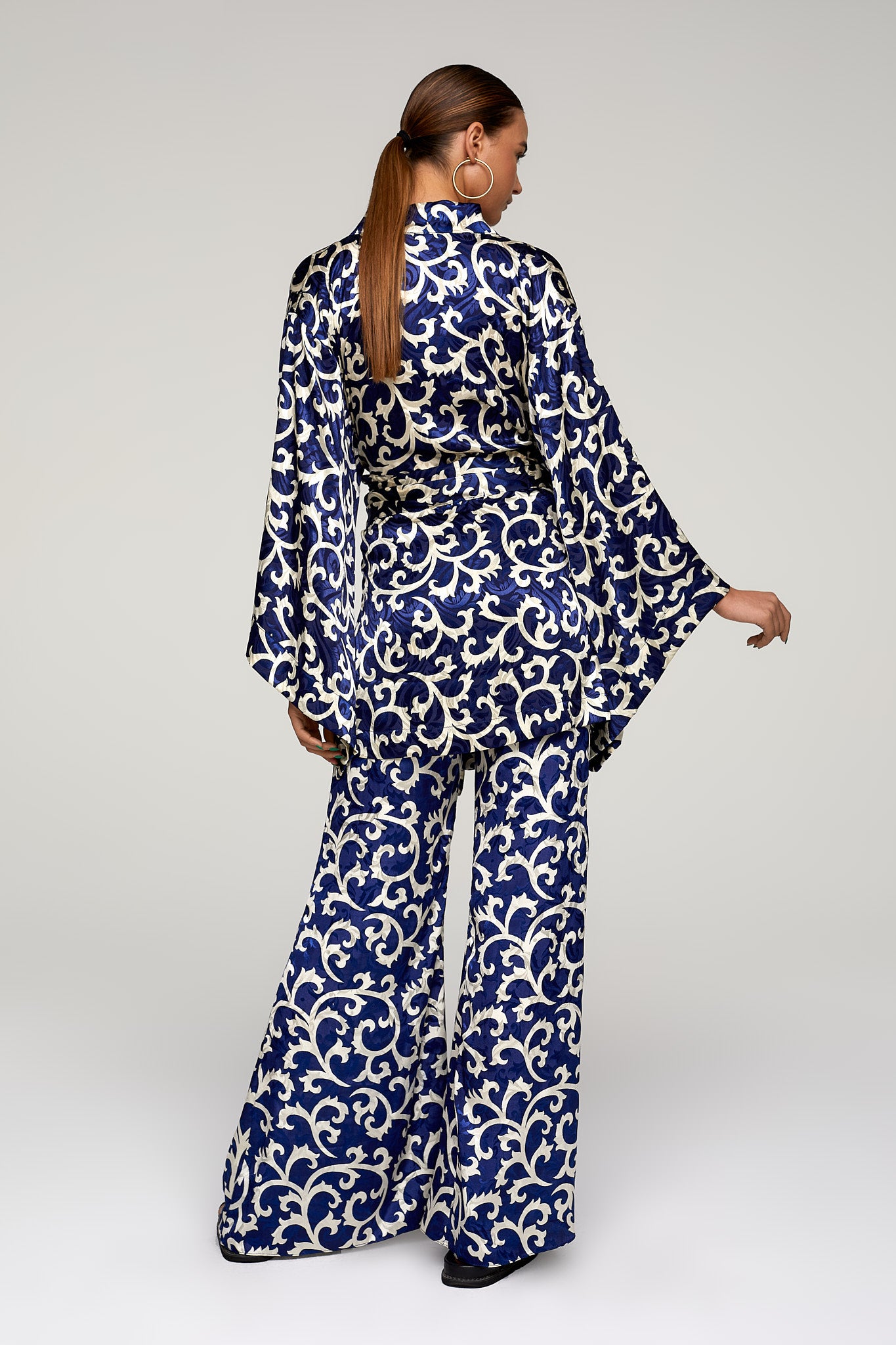 FLARED SIGNATURE TROUSERS IN BLUE SAPPHIRE