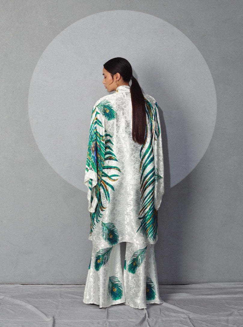 WHITE ROYAL PEACOCK KIMONO