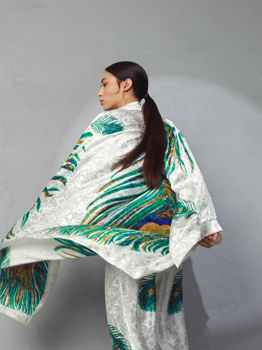 WHITE ROYAL PEACOCK KIMONO