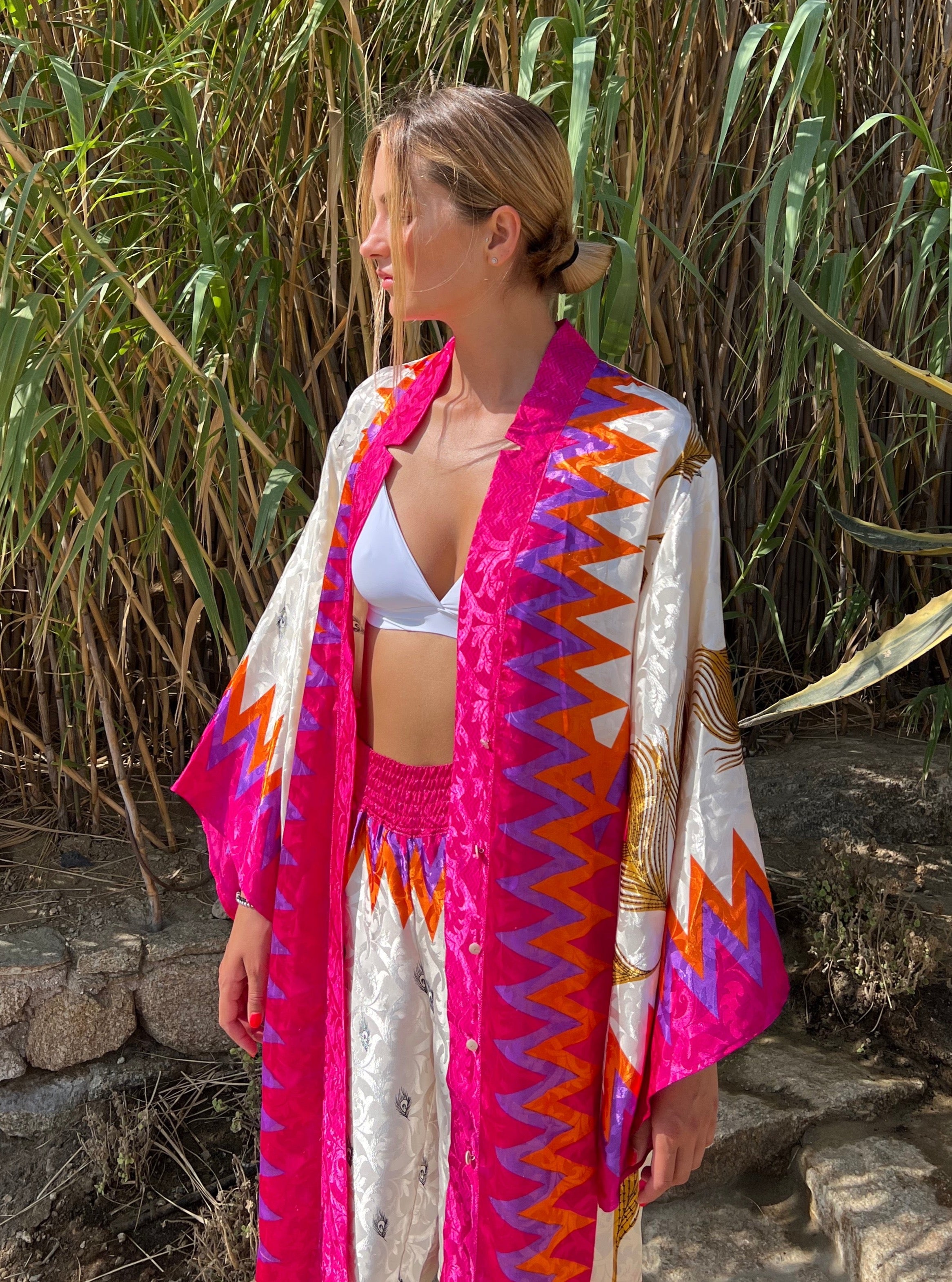 FLAMES KIMONO IN MAGENTA – Gold Of Suns