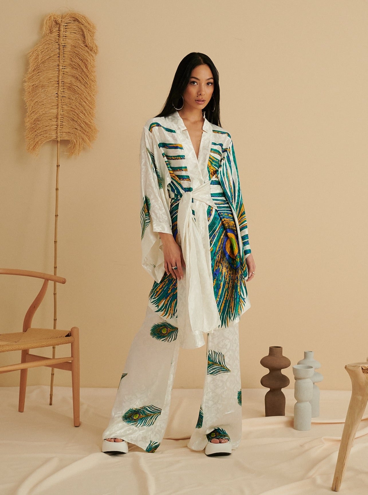 WHITE ROYAL PEACOCK KIMONO