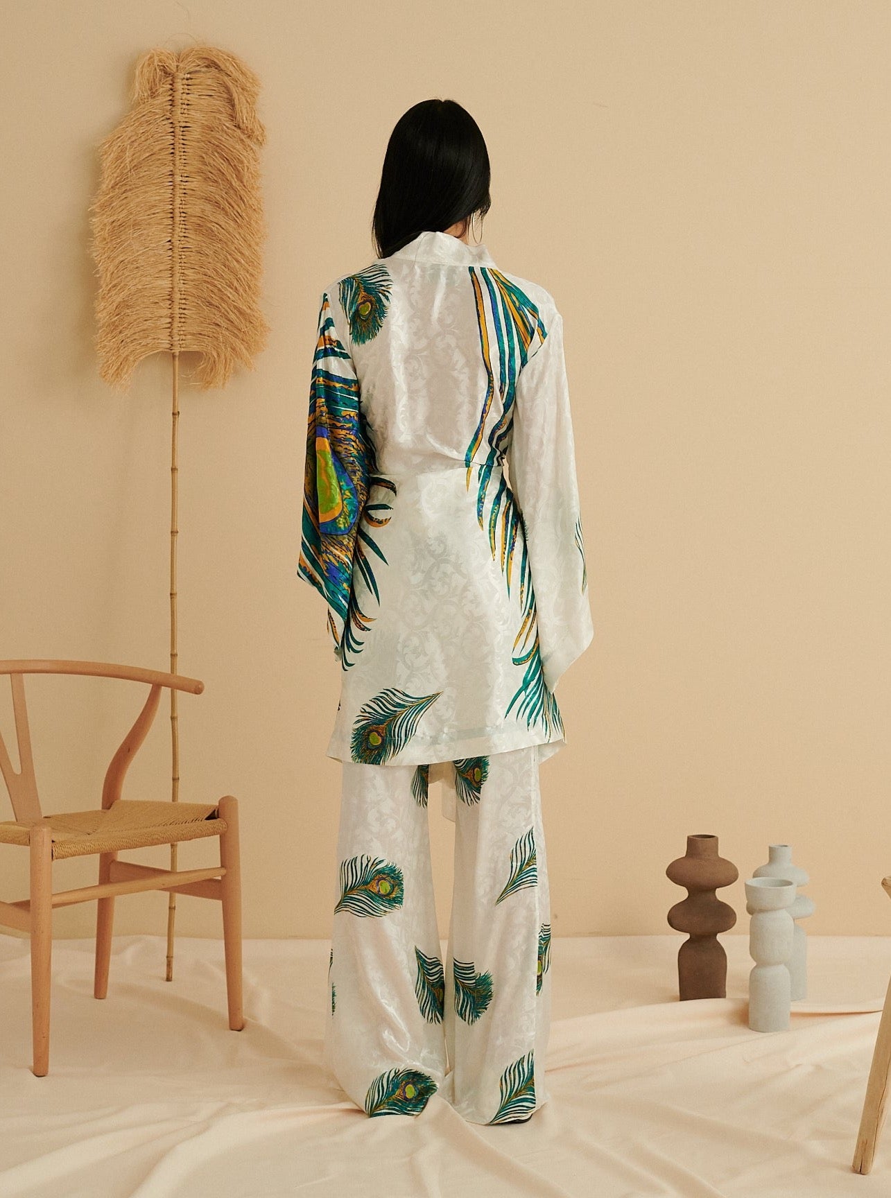 WHITE ROYAL PEACOCK KIMONO